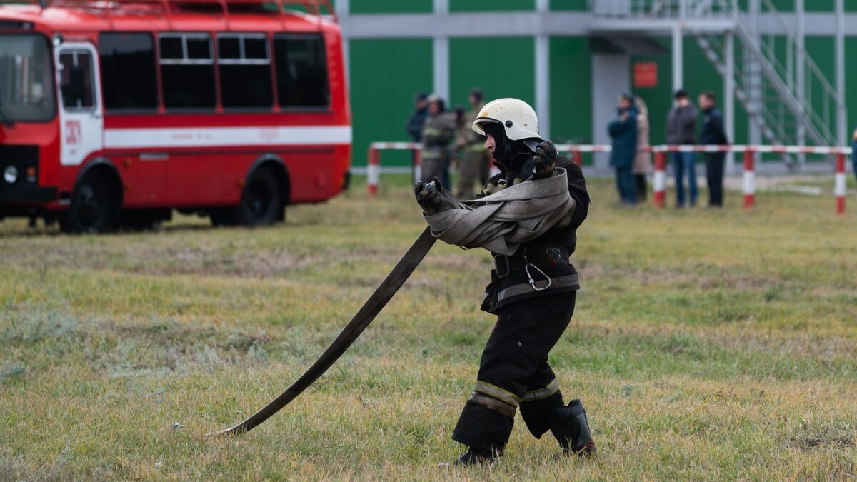     Гражданин в отместку за собственную испорченную машину решил поджечь автомобиль бывшего друга в Приморье. При этом гражданин явился с повинной в полицию самостоятельно.