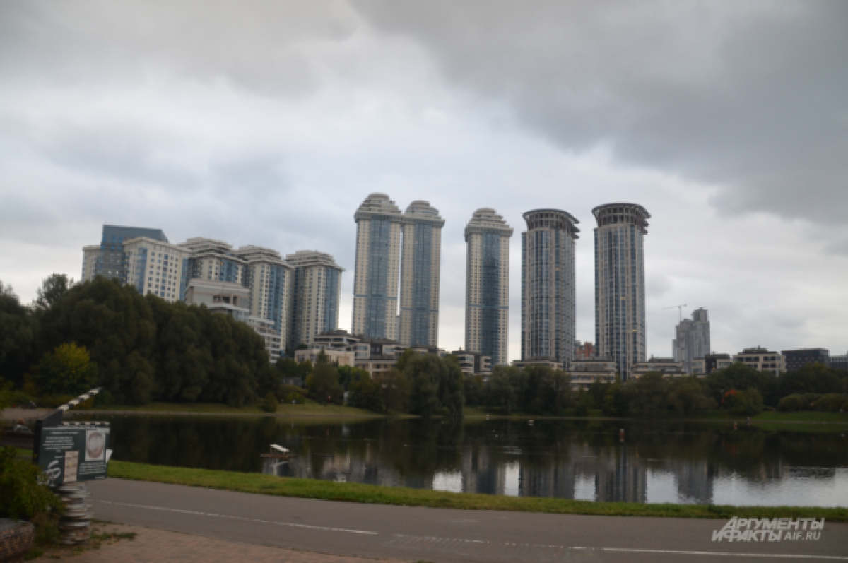    Подростки из Ноябрьска путешествуют по различным городам России