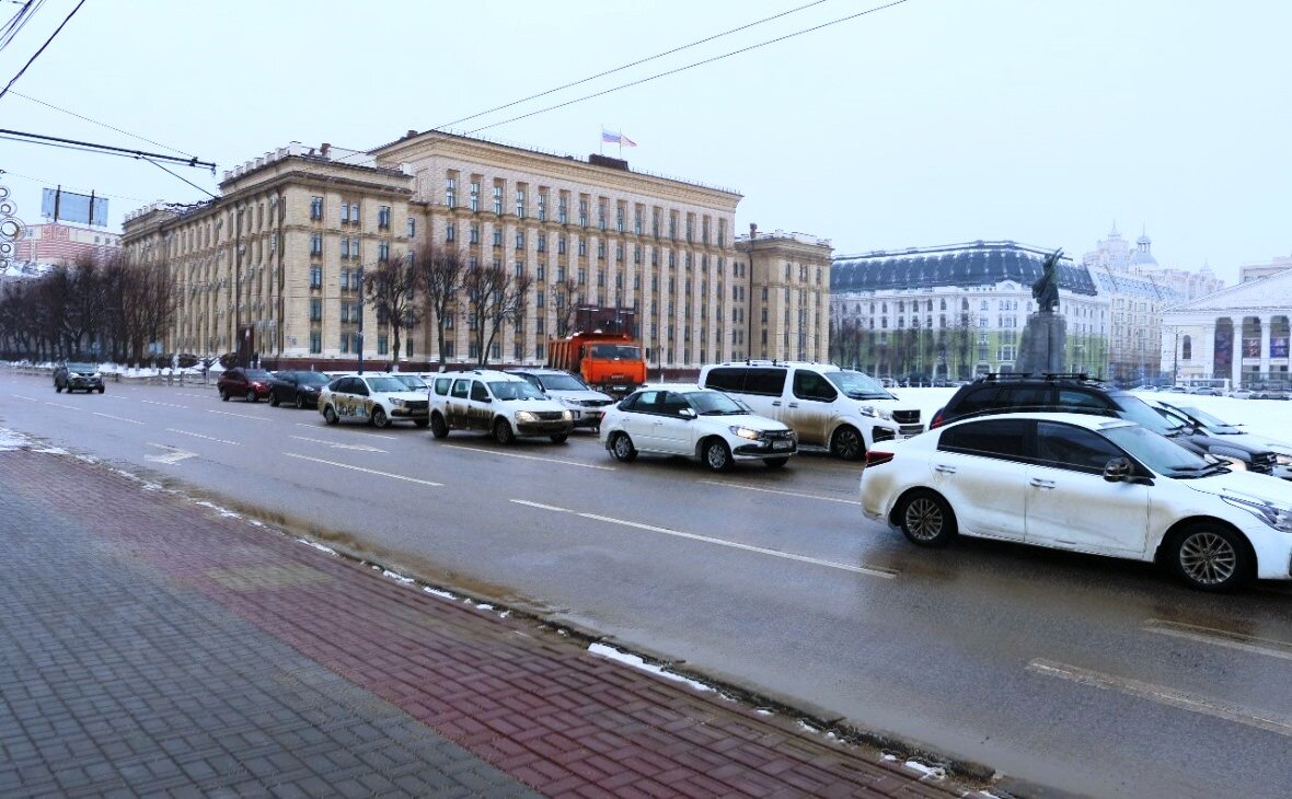 В Воронежской области полицейские устанавливают обстоятельства столкновения авто