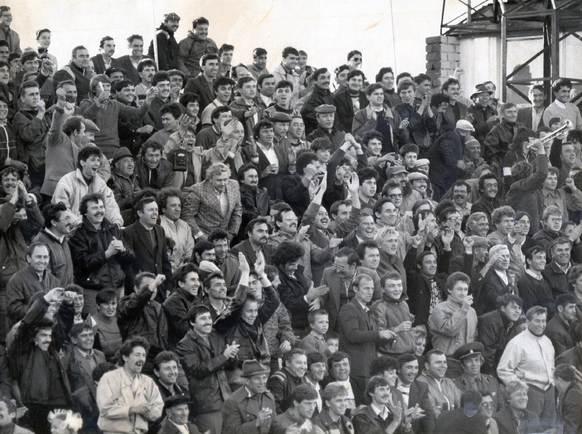 Болельщики на  «Гренаде»