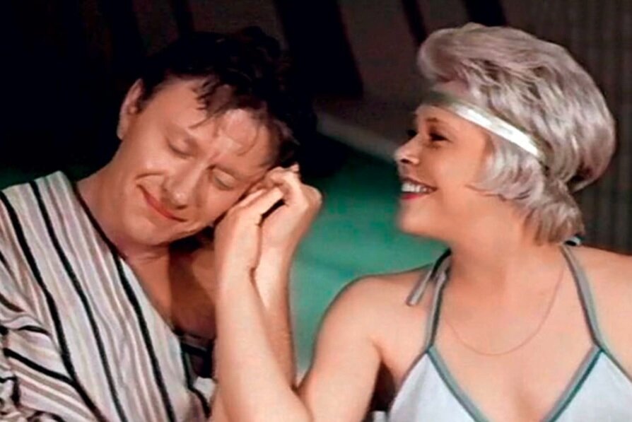 С Андреем Мироновым в фильме «Блондинка за углом» (1984)