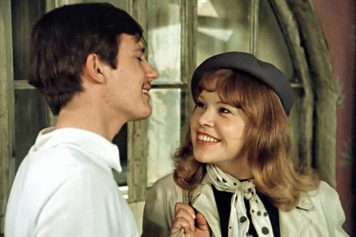 С Олегом Меньшиковым в фильме «Покровские ворота» (1982)