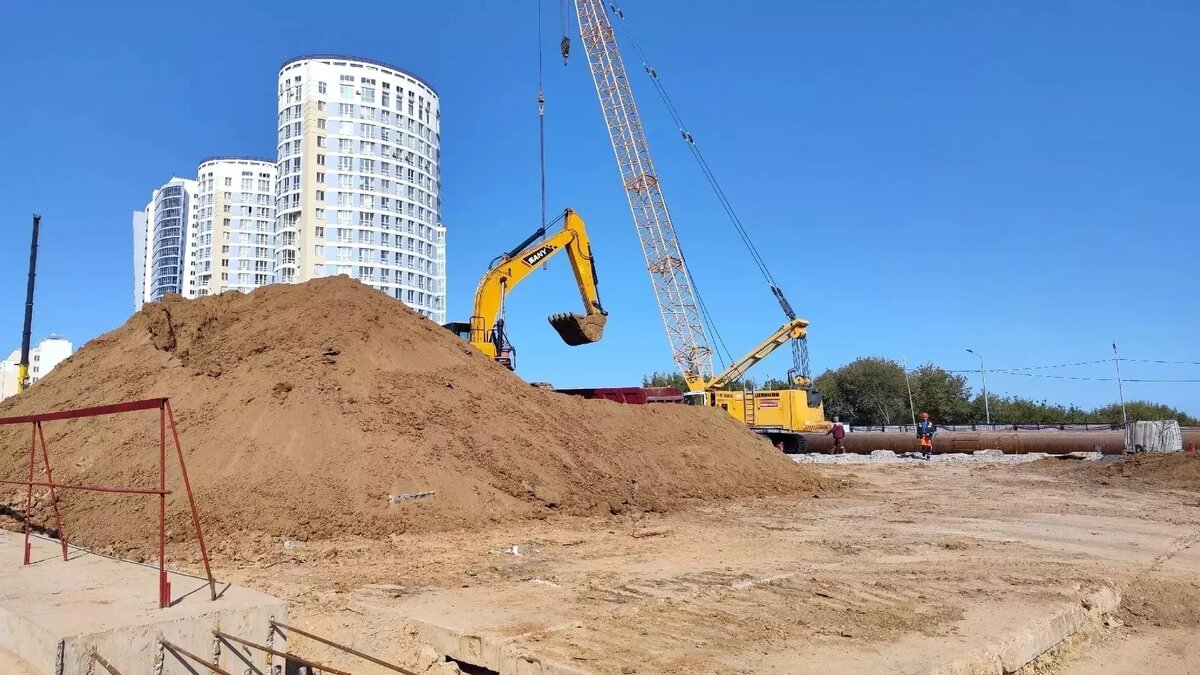     Представители подрядной организации готовятся к сборке тоннелепроходческого щита на стройплощадке метро на площади Сенной в Нижнем Новгороде. Об этом рассказали в Telegram-канале «Метро НН».