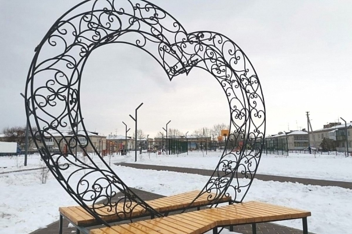    В свердловском поселке благоустроили общественную территорию за 22 миллиона