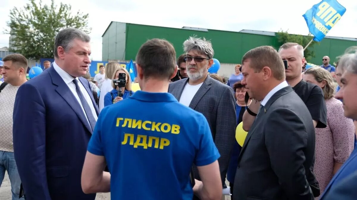     Руководитель партии ЛДПР Леонид Слуцкий прокомментировал арест своего однопартийца — депутата краевого заксобрания Александра Глискова, который обвиняется в получении взятки в особо крупном размере.