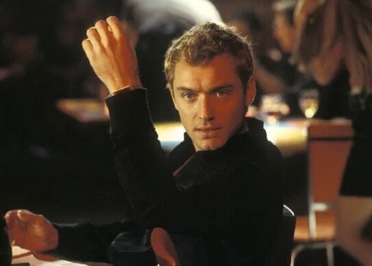 «Кто бы мог подумать, что именно та женщина, перед которой я подниму забрало, отвесит мне такой удар.  Ирония судьбы»