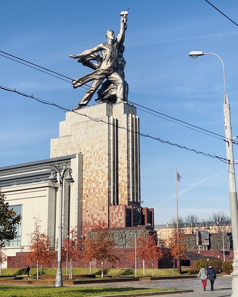 ВДНХ, павильон "Рабочий и колхозница"