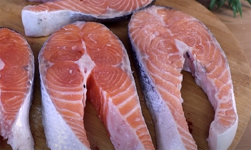 Готовим красную рыбу в особом сливочном соусе