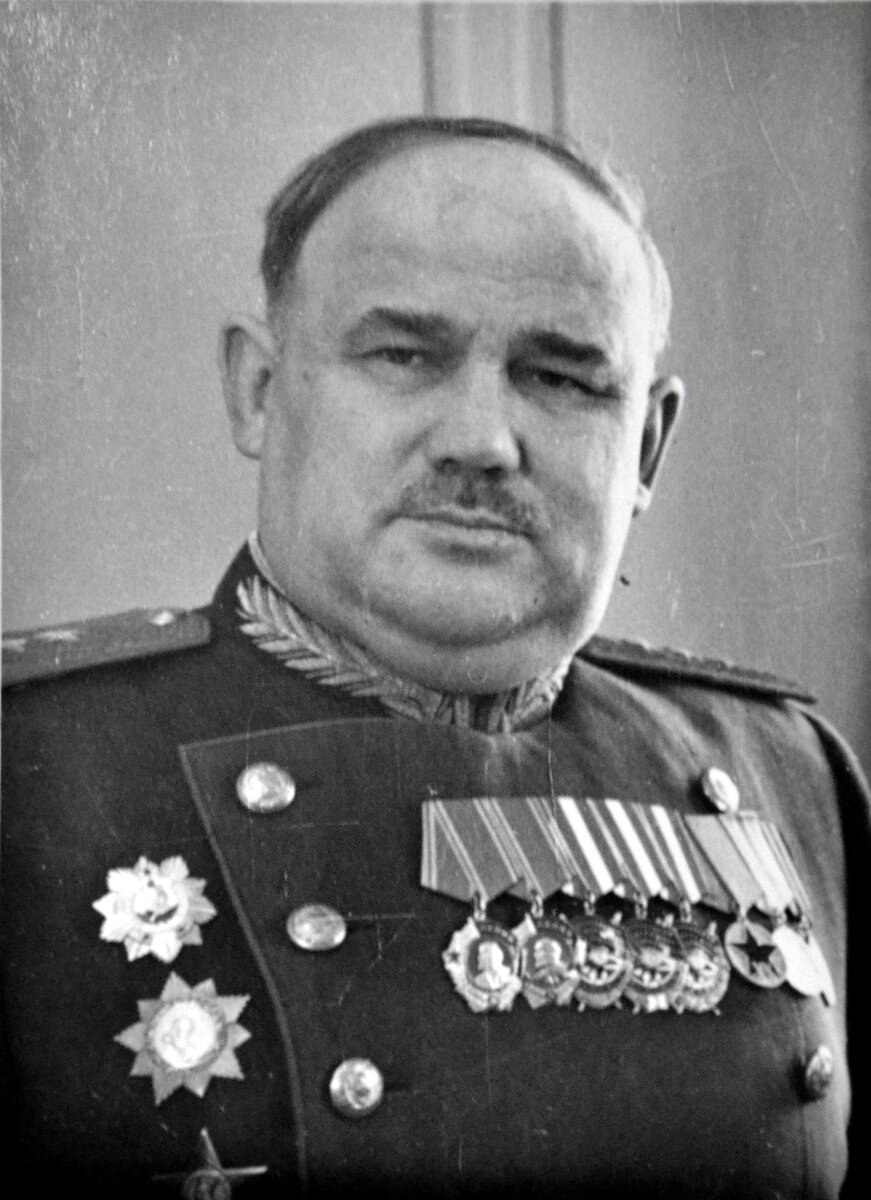 Генерал-полковник В.И. Фролов. 1945-1950 гг. Из коллекции ЦМВС РФ.