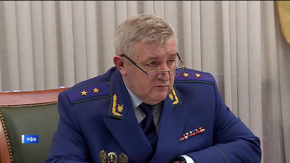    Прокурор республики Игорь Пантюшин провел личный прием граждан