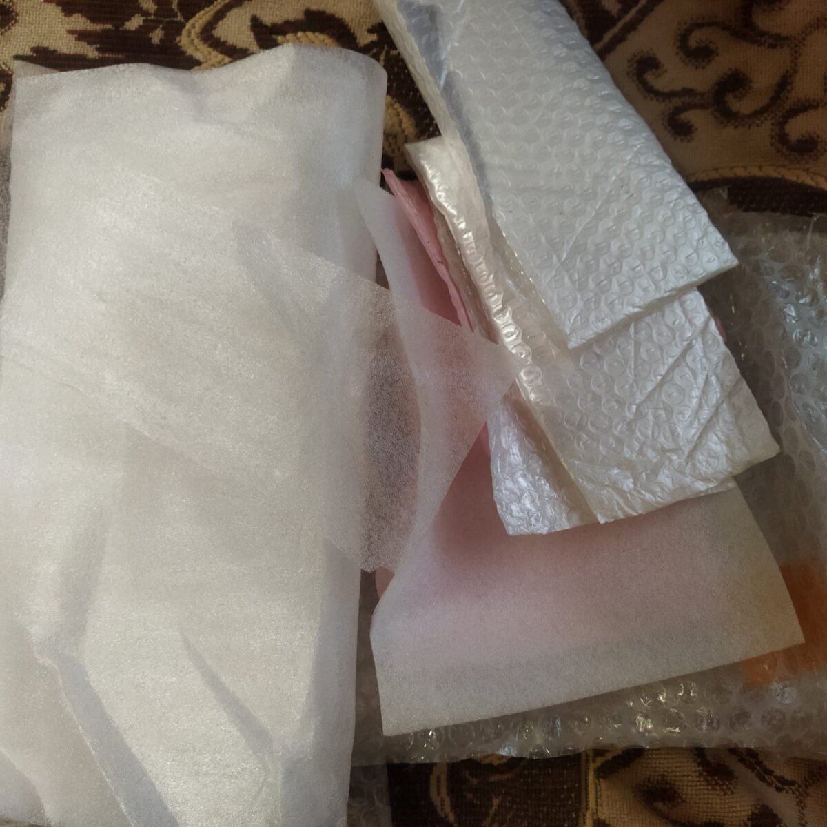 Пупырышки все полопать!! Толщина  будет меньше, но хватит, чтобы не прощупать что в письме что-то лежит.