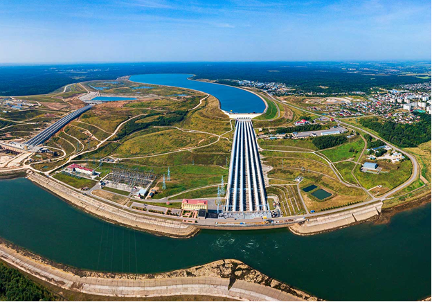 В центре: Загорская ГАЭС на реке Кунье, введена в эксплуатацию в 1987 году. Мощность — 1200 МВт. Крупнейшая гидроаккумулирующая электростанция России Слева: Загорская ГАЭС-2, строительство начато в 2006 году. Установленная мощность - 840 МВт.
Источник: photoalbum.rushydro.ru
