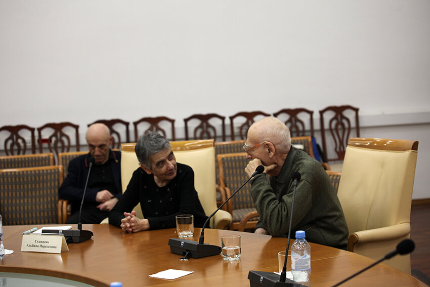 27 октября 2023 года в Московском доме национальностей состоялся весьма значимый Круглый стол. Он прошёл под названием «Борьба против фейковых информационных повесток».-6