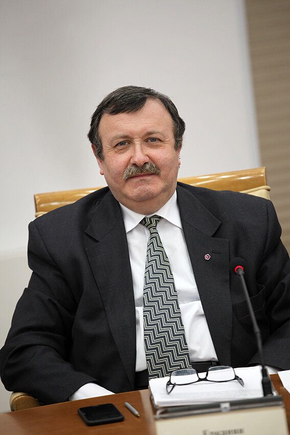 27 октября 2023 года в Московском доме национальностей состоялся весьма значимый Круглый стол. Он прошёл под названием «Борьба против фейковых информационных повесток».-8