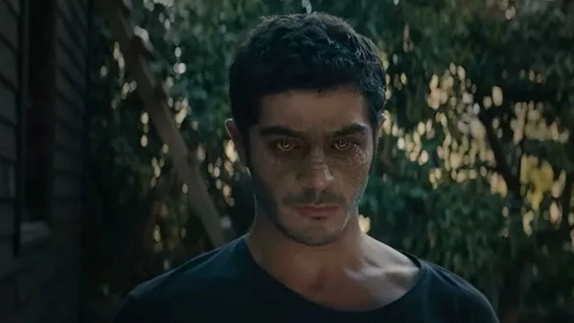 Кадр из сериала "Шахмаран" / Sahmaran (2023, Турция), режиссёр  Умур Турагай