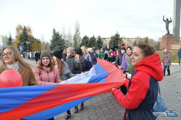    Оренбуржье отмечает День народного единства Марина Шарт
