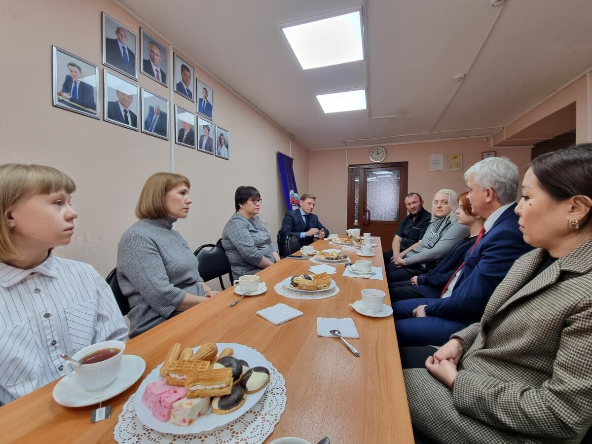 Дню народного единства в Бердске приурочили встречу с семьями участников  СВО | Беседа Онлайн | Дзен