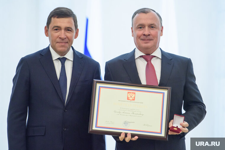    Алексей Орлов (справа) отмечен президентом РФ не впервые