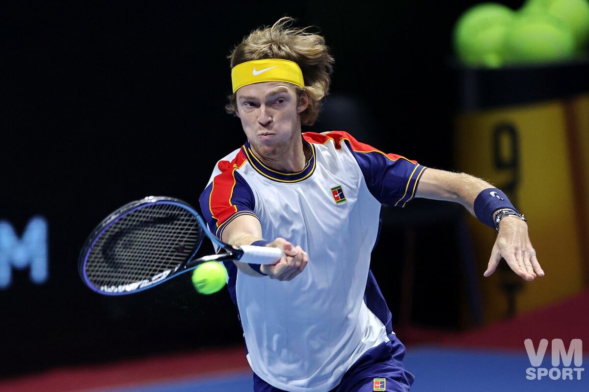 Андрей рублев с хвостиком на тренировке теннис. Александр рублев теннис. Рублев минор. Рублев андрей геннадьевич. Дамир рублев.