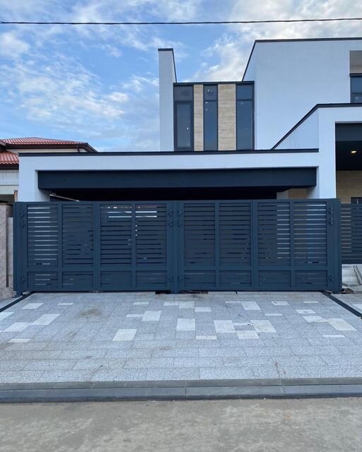 Две пары распашных ворот