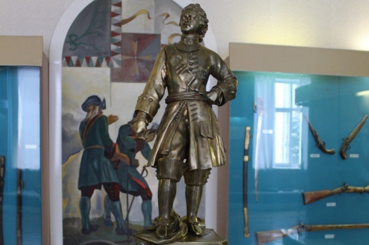    В компании с «Артефактом».