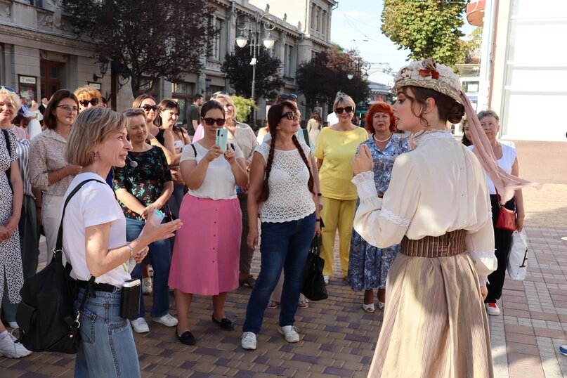 Фото со спектакля-экскурсии "Мир прекрасен"