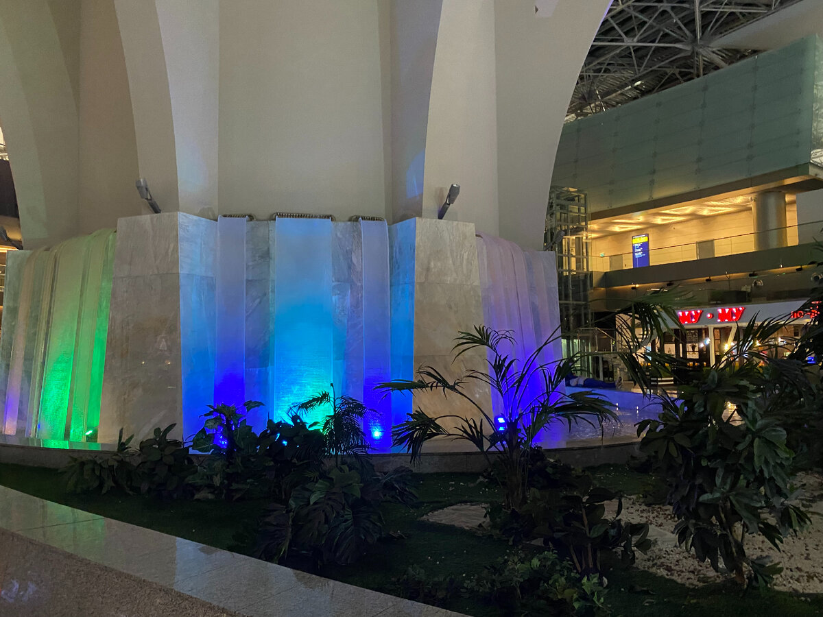 Аэропорт "Внуково" в Москве... Фото автора