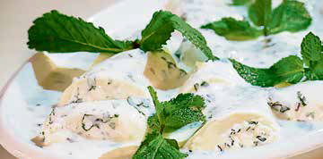 рулетики из молодого имеретинского сыра или сулугуни