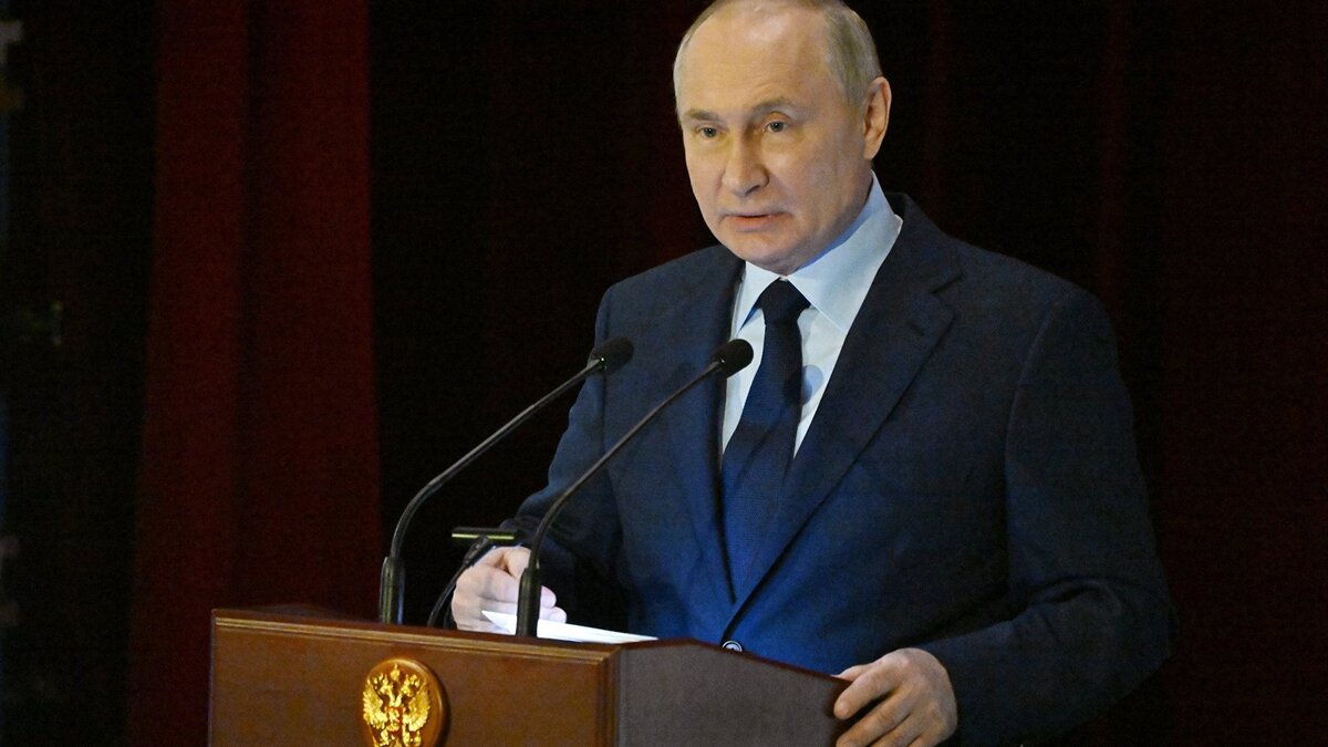    Президент России В. Путин встретился с членами Общественной палаты РФ нового состава© РИА Новости . Сергей Гунеев