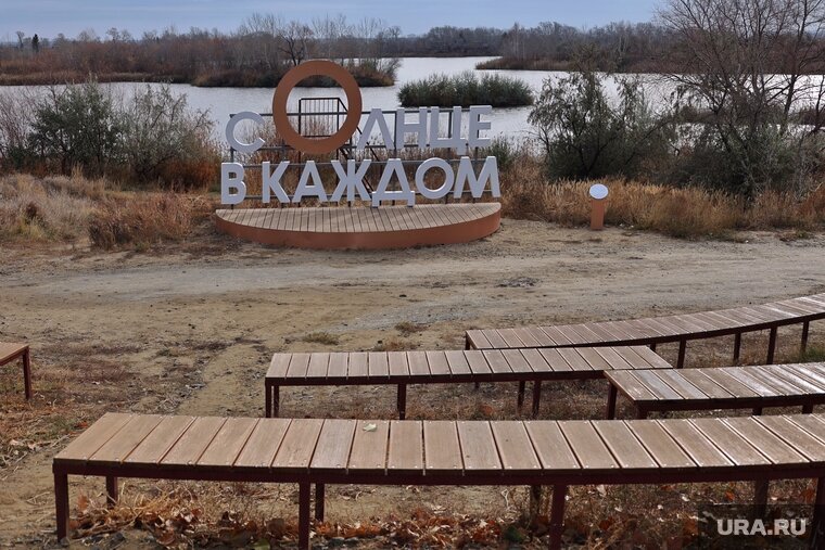    Жители Бульвара Солнечный ищут способы добиться строительства школы