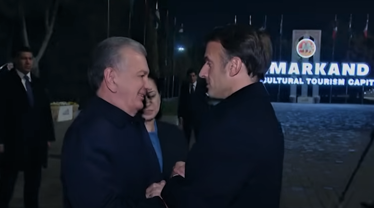    Президент Франции Эммануэль Макрон и президент Узбекистана Шавкат Мирзиёев. Самарканд Кадр из видео