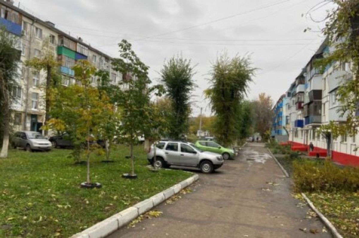    В Новокуйбышевске 24-летняя местная жительница выпала из окна второго этажа