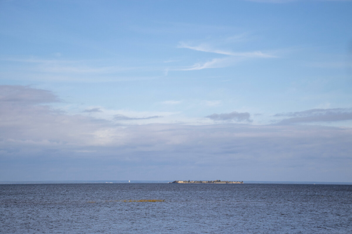А из нашего окна...форт Обручев виден
