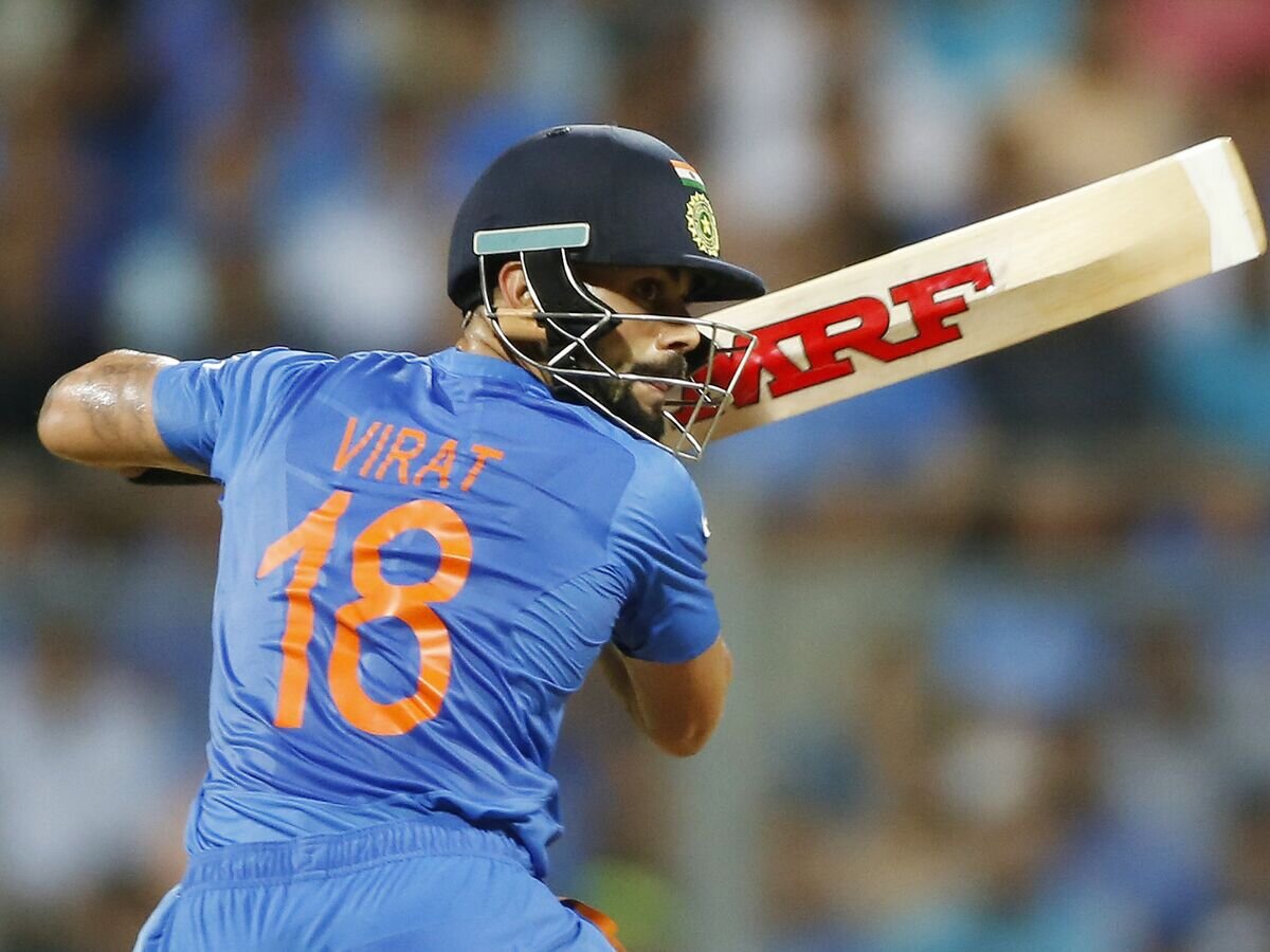    Индийский игрок в крикет Вират Коли© AP Photo / Rajanish Kakade