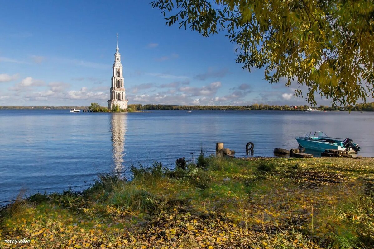 Калязин Волга. Калязин города на Волге. Калязин Ярославская область. Калязин река.