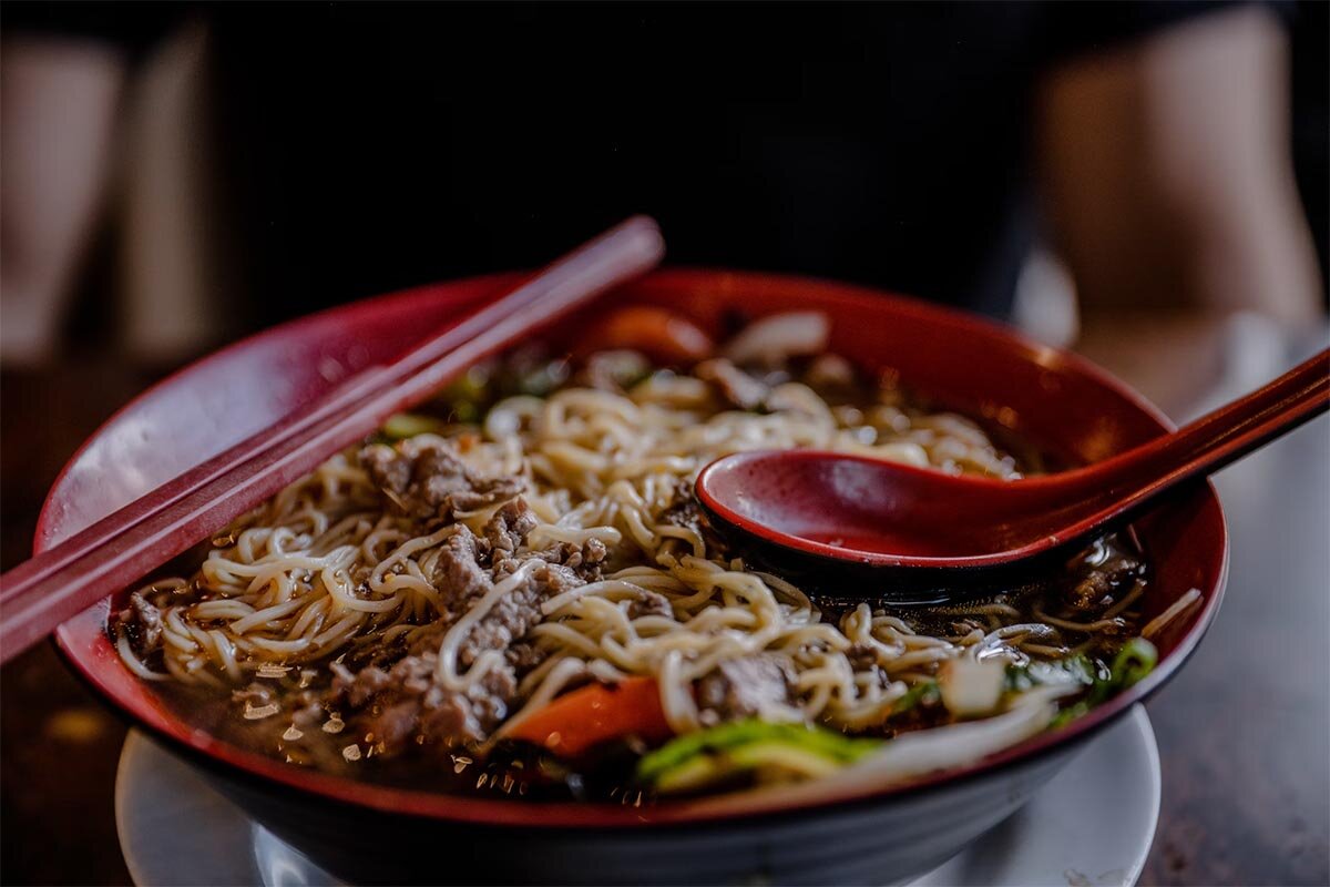 Где острая еда. Лапша с тибетской лисой. Bowl of Noodles. Bowl of Chinese Noodles. China Noodle Bar.