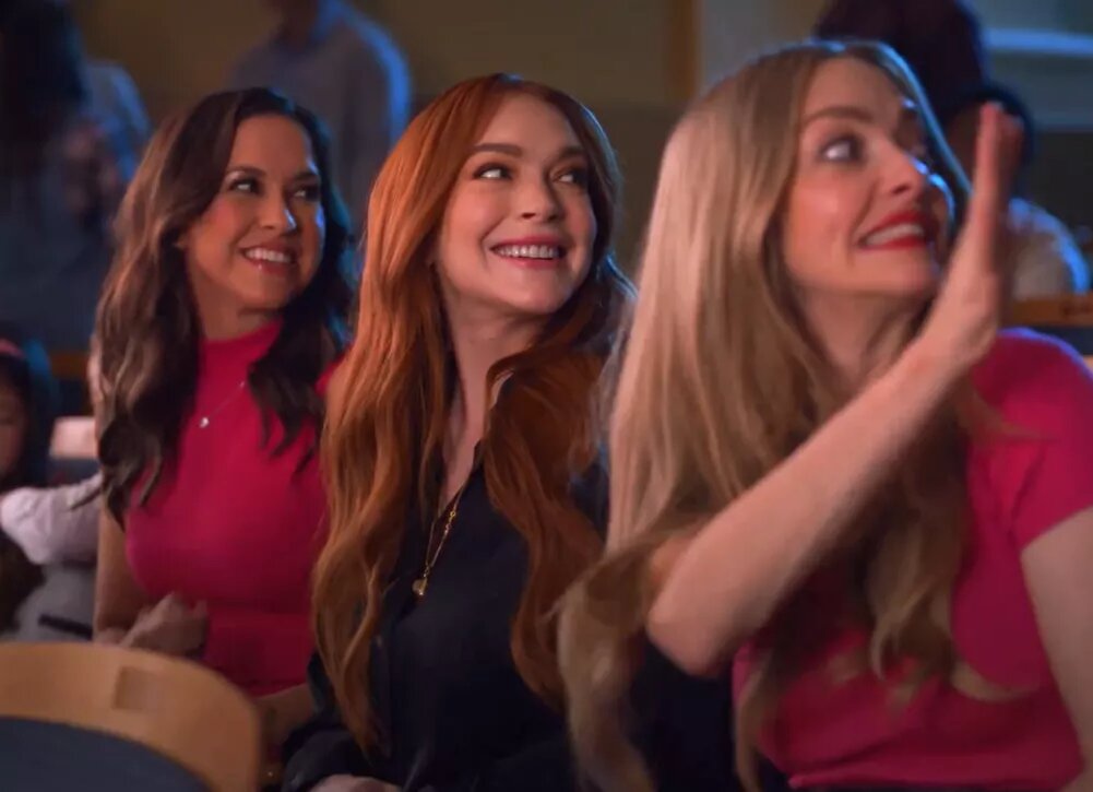    "Дрянные девчонки" Линдси Лохан, Аманда Сейфрид и Лэйси Шабер воссоединились на съемочной площадке