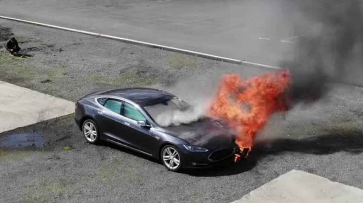 Вот так может гореть Тесла