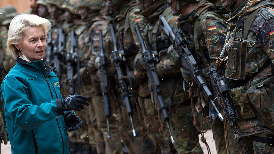     Министерки обороны: Запад отдает женщинам роль "завхоза армии" Global Look Press/Sven Hoppe/dpa