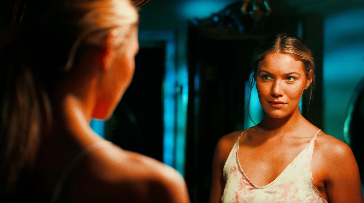 Кадр из фильма "Дом тысячи дверей"