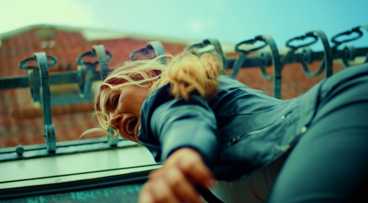 Кадр из фильма "Дом тысячи дверей"