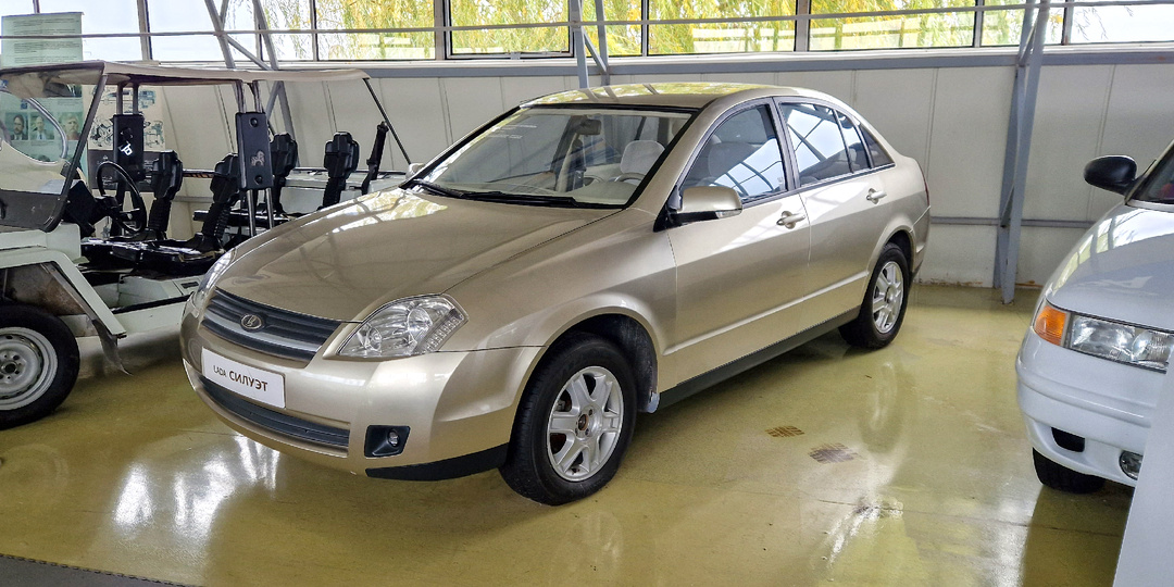Заснял уникальный ВАЗ-2116 "Лада Силуэт" 2005 года. Что в нём было особенного?