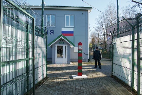    Пешеходный пункт пропуска «Ивангород» на российско-эстонской границе