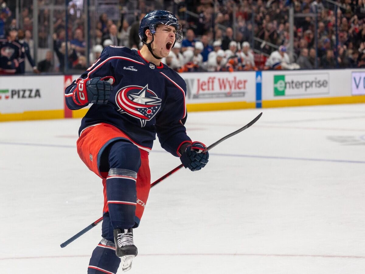    Хоккеист "Коламбус Блю Джекетс" Егор Чинахов© Фото : twitter.com/bluejacketsnhl