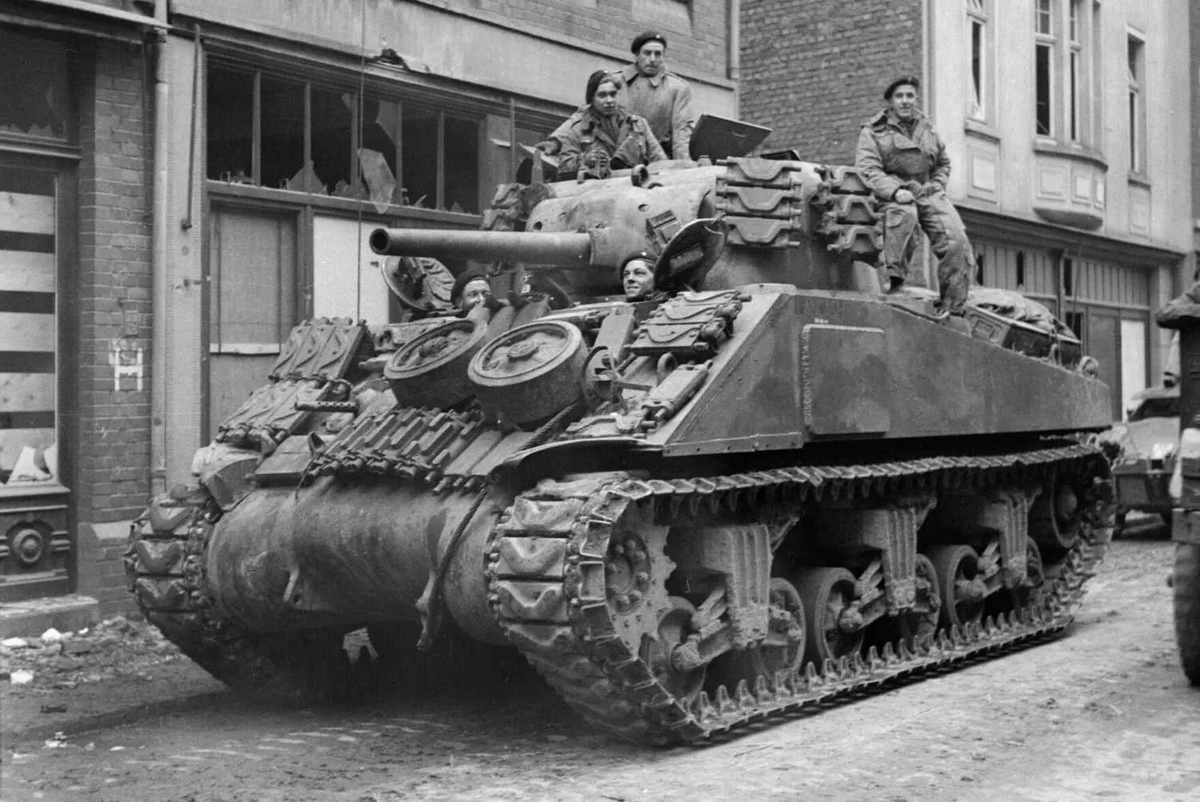 4 д 2 мировая. Танк m4 Sherman. Американские танки второй мировой Шерманы. Танк Шерман м4а2