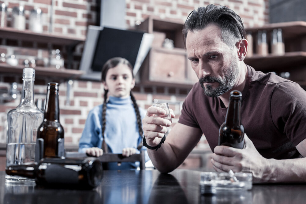 Отсутствие контроля над количеством выпитого (источник изображения: freepik.com)