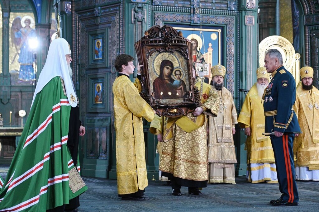 Служба казанской иконе божией. Каплуновская икона Божией матери главный храм вс РФ. Храм Вооруженных сил России икона Божьей матери. Главный храм Вооруженных сил Российской Федерации иконы. Патриарх Кирилл служба в главном храме Вооруженных сил.