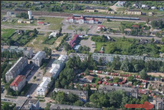 Фотография из интернета. Нижний правый угол - это пересечение улиц Щербакова и Жукова. Стрелочкой указана улица Щербакова.  