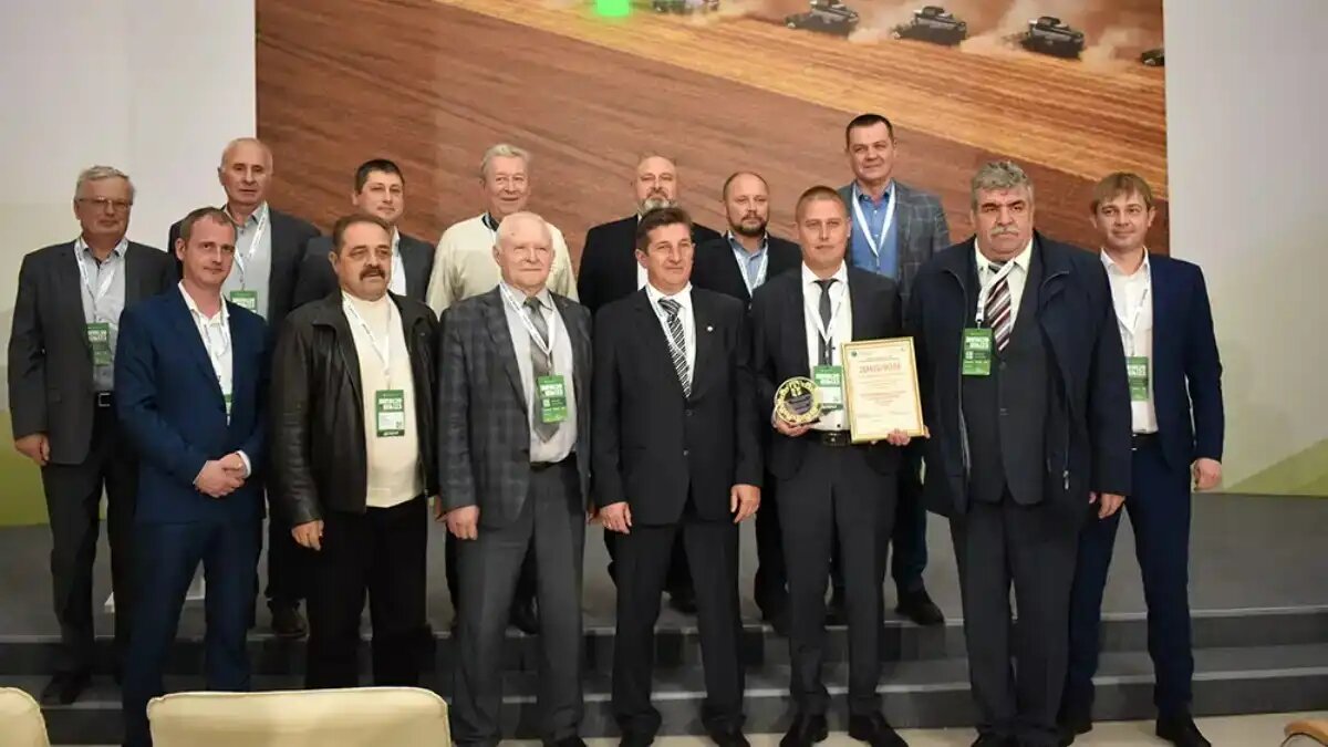 Фото: chmis.ru Директоры всех машиноиспытательных станций РФ на подведении итогов конкурса-опроса на звание Лучшей сельхозмашины 2023