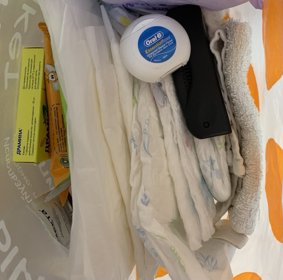 Тут не хватает разве что пластиковой бутылки, которую я всегда беру с собой